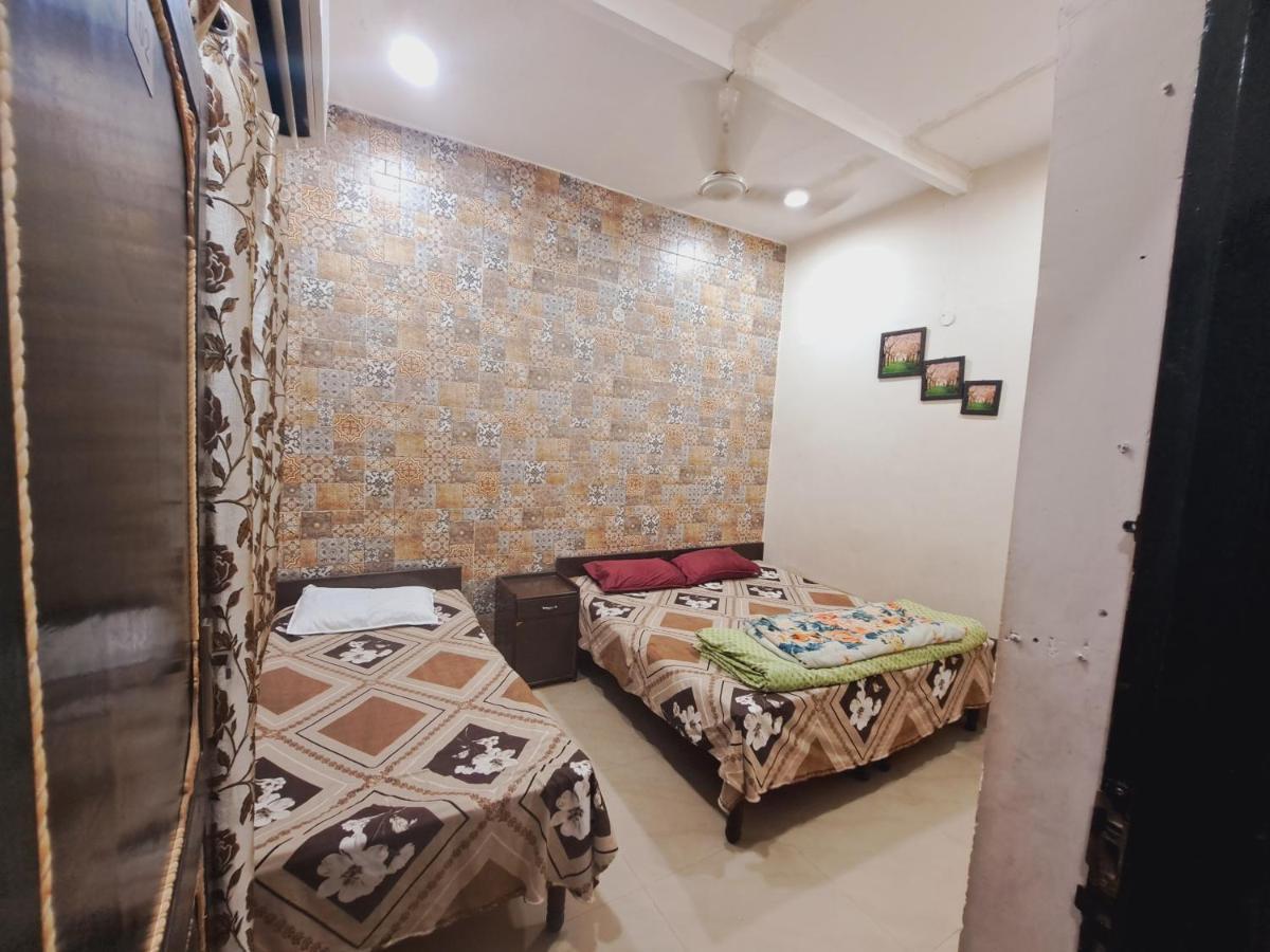 Sufi Khandar Home Stay New Delhi Exteriör bild