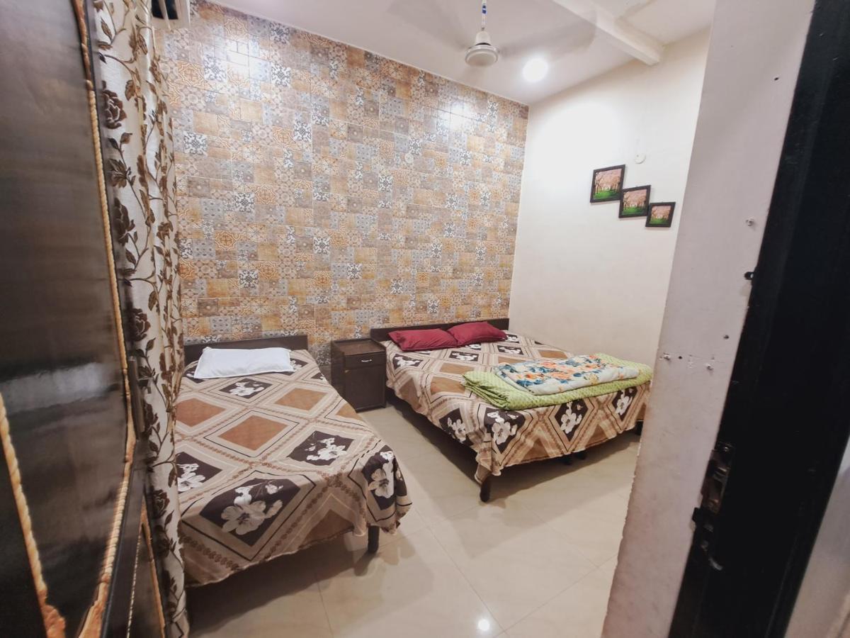 Sufi Khandar Home Stay New Delhi Exteriör bild