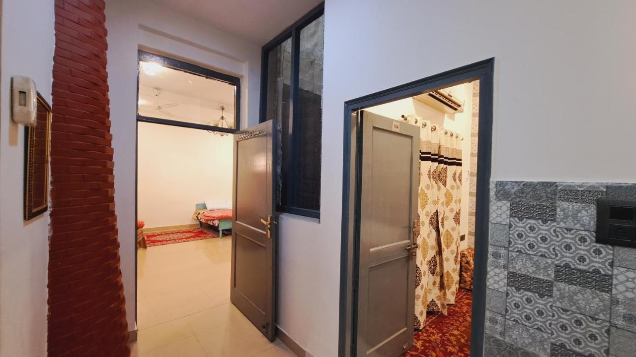 Sufi Khandar Home Stay New Delhi Exteriör bild