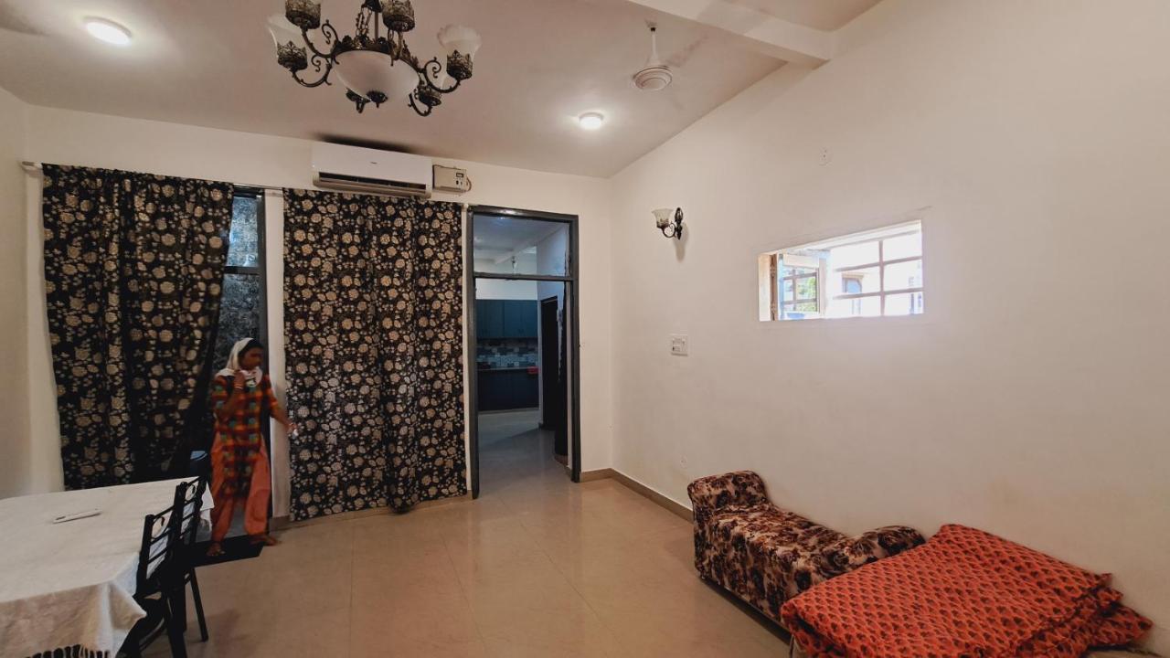 Sufi Khandar Home Stay New Delhi Exteriör bild