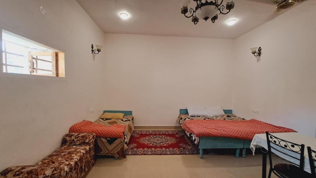 Sufi Khandar Home Stay New Delhi Exteriör bild