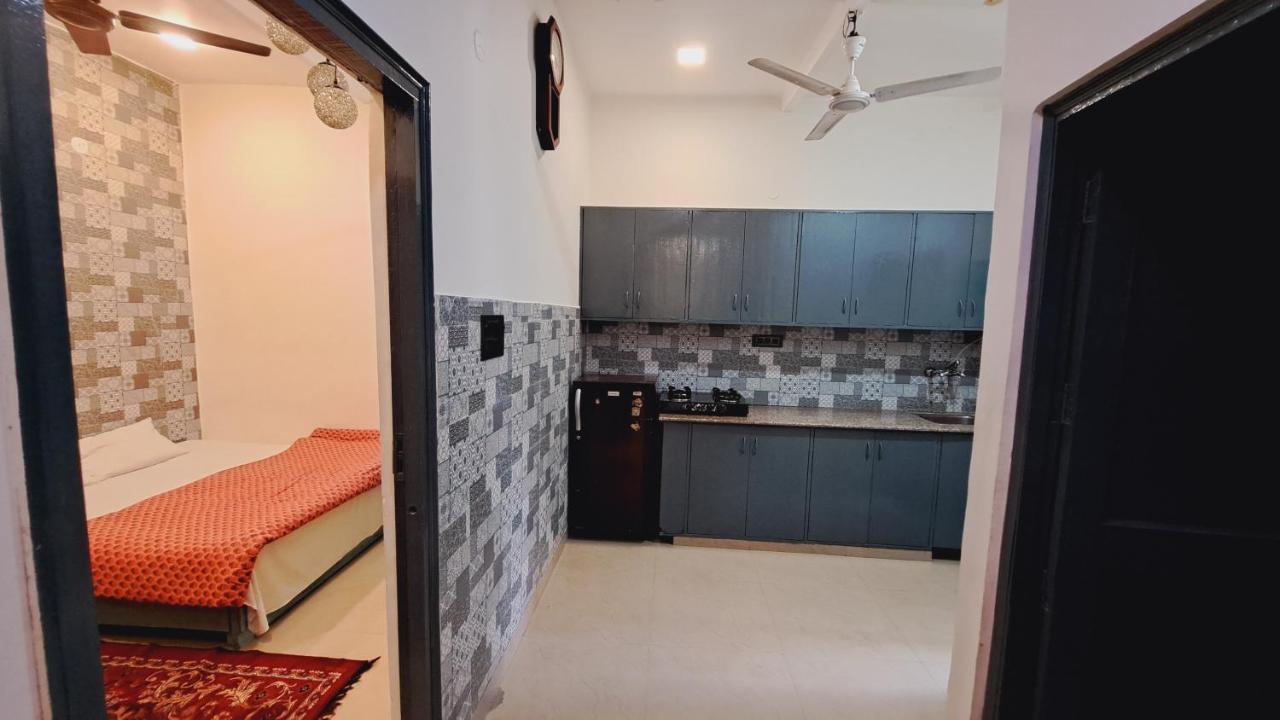 Sufi Khandar Home Stay New Delhi Exteriör bild