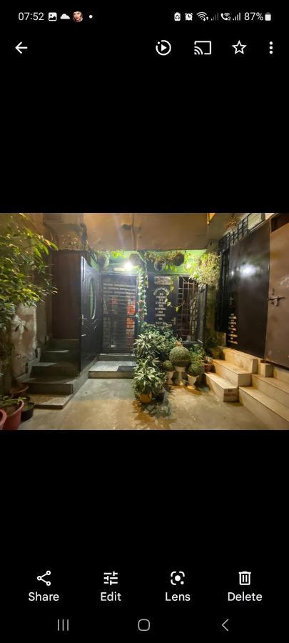 Sufi Khandar Home Stay New Delhi Exteriör bild