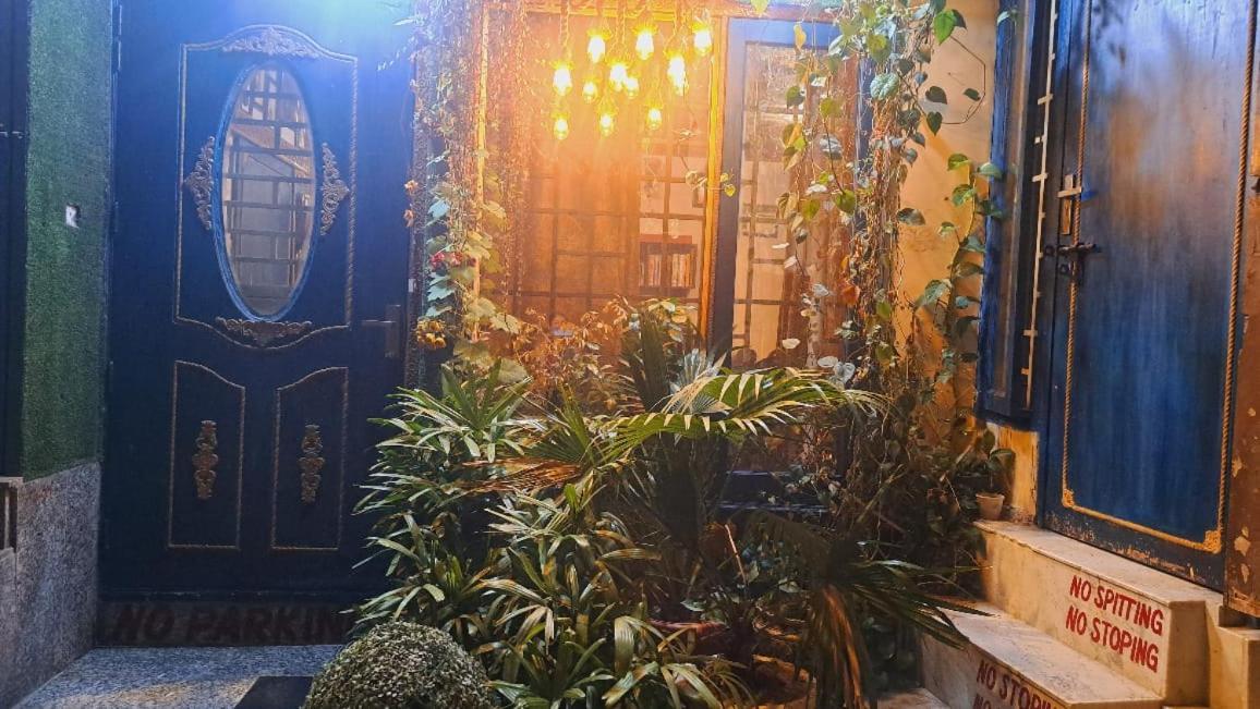 Sufi Khandar Home Stay New Delhi Exteriör bild