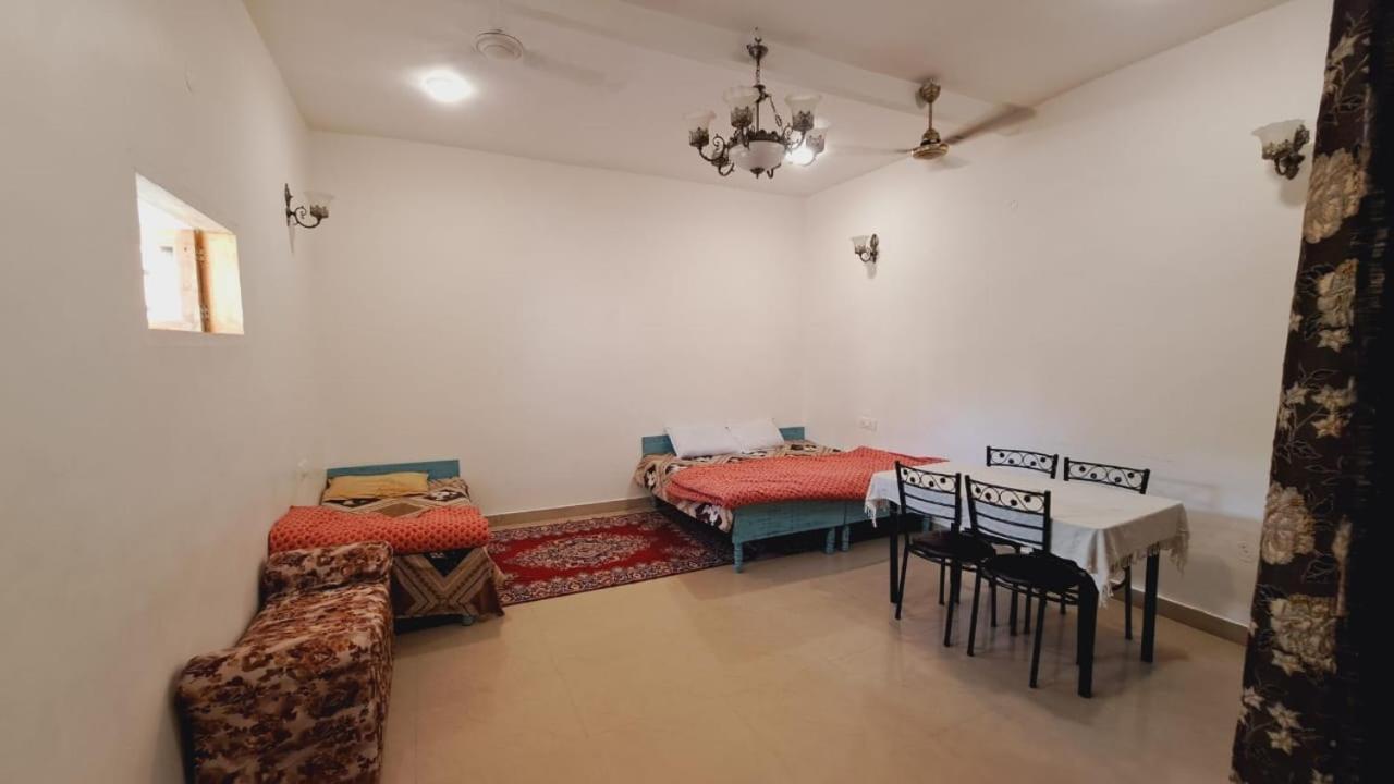 Sufi Khandar Home Stay New Delhi Exteriör bild