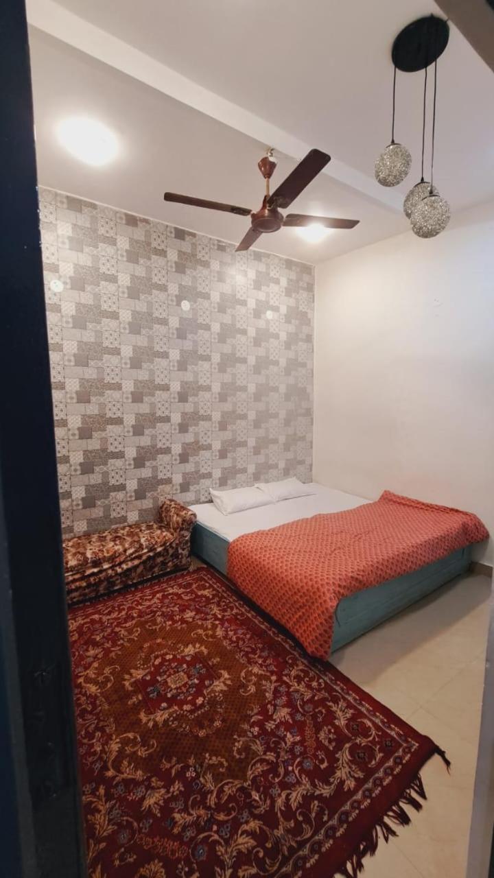 Sufi Khandar Home Stay New Delhi Exteriör bild
